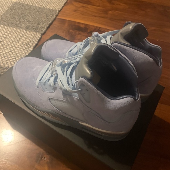 Jordan 5 Retro “Bluebird” - Picture 2 of 5